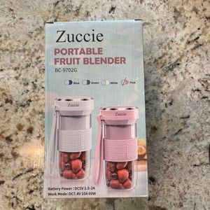 Portable fruit 🍌 blender